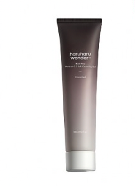 HaruHaru Wonder Black Rice Moisture 5.5 Soft Cleansing gel.